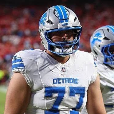 Devin Cochran #77 Detroit Lions on the field